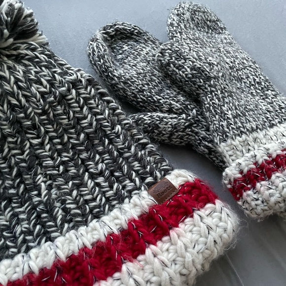 Roots Beanie and Mittens Set - Picture 2 of 5